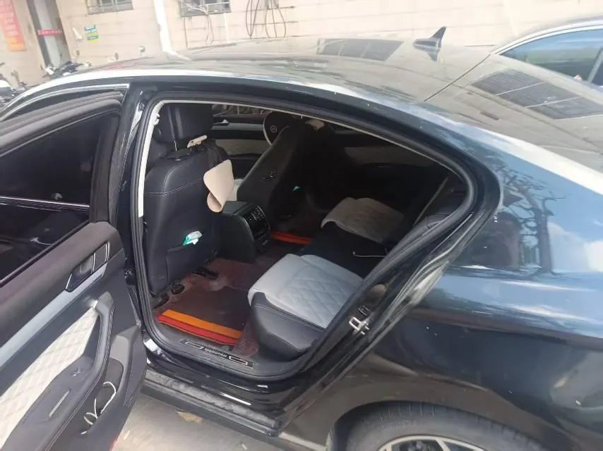 Volkswagen 2023 Magotan 2.0TSI 330TSI 2 million Commemorative Luxury Automatic Gear 3