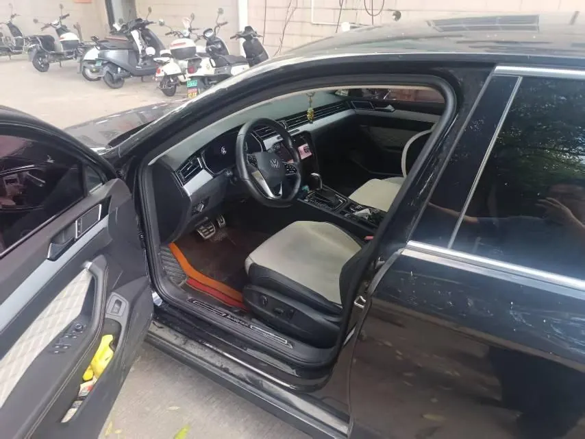 Volkswagen 2023 Magotan 2.0TSI 330TSI 2 million Commemorative Luxury Automatic Gear 4