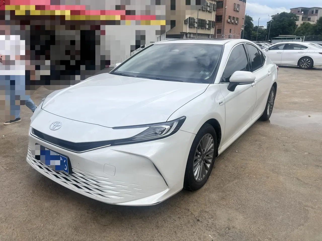Toyota 2024 Camry Dual Engine 2.0HE Stepless Elite Automatic Gear - View 1