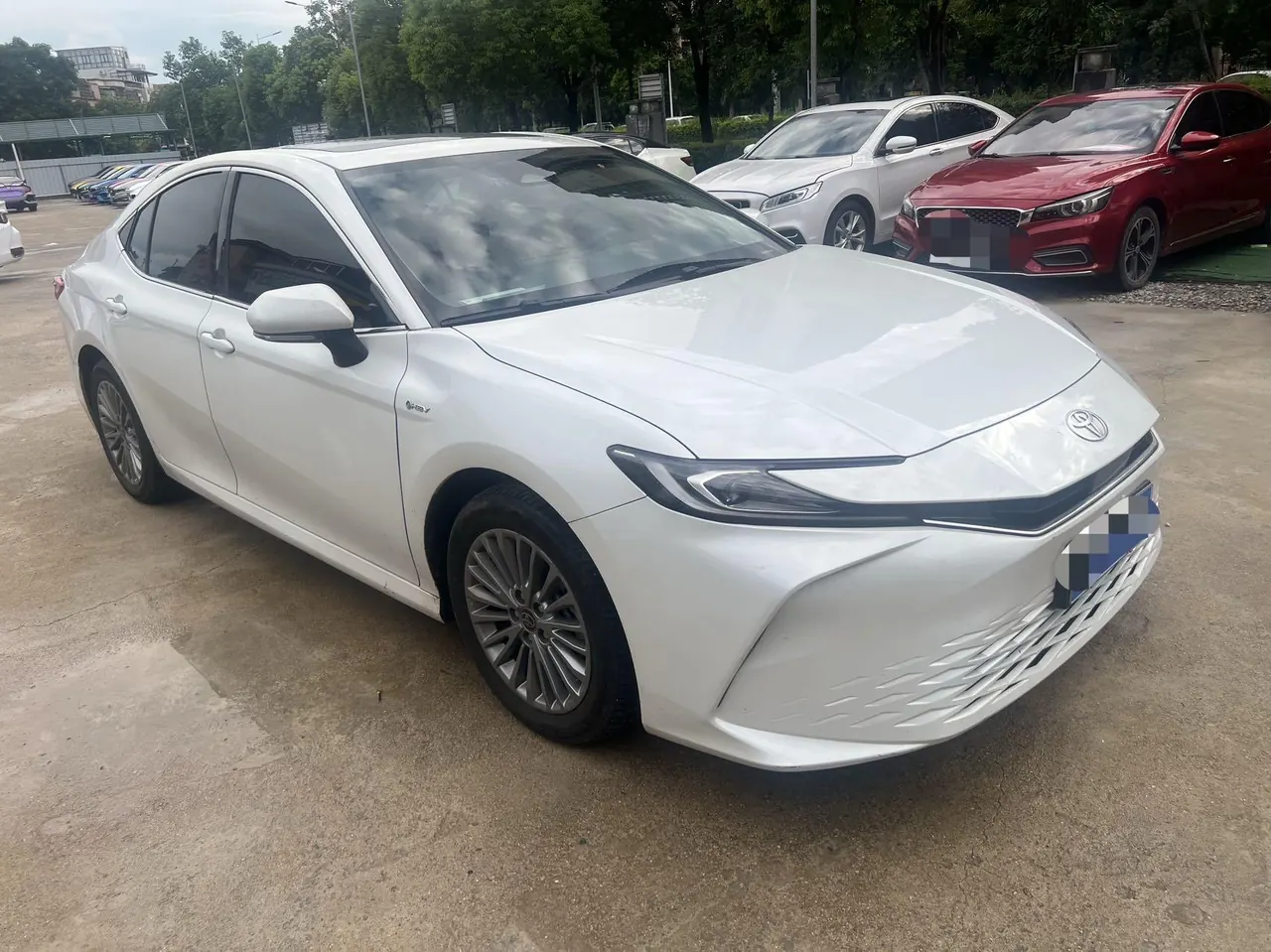 Toyota 2024 Camry Dual Engine 2.0HE Stepless Elite Automatic Gear 2