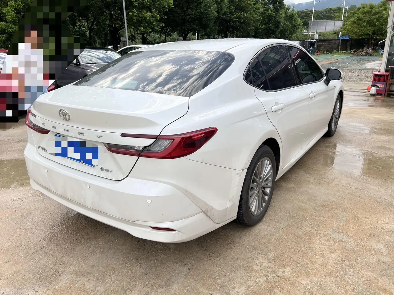 Toyota 2024 Camry Dual Engine 2.0HE Stepless Elite Automatic Gear 3