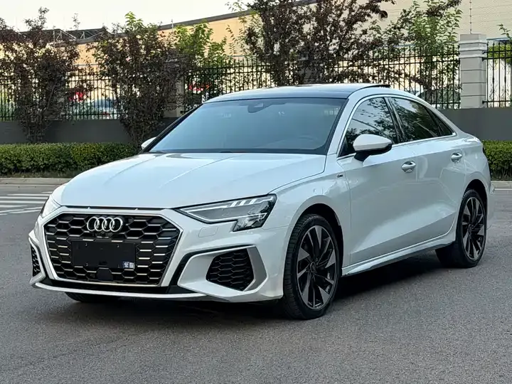 Открыть галерею: Audi A3 2022 A3L Limousine 35 TFSI Fashion Sport