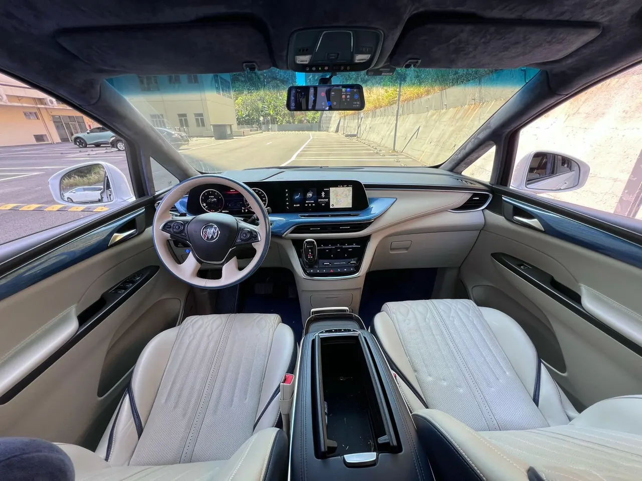 Buick 2020 GL8 ES Lu Zun 2.0T 653T Comfortable Automatic Gear 12