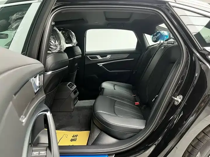 Audi A6L 2026 45 TFSI quattro Selected Dynamic Type 12
