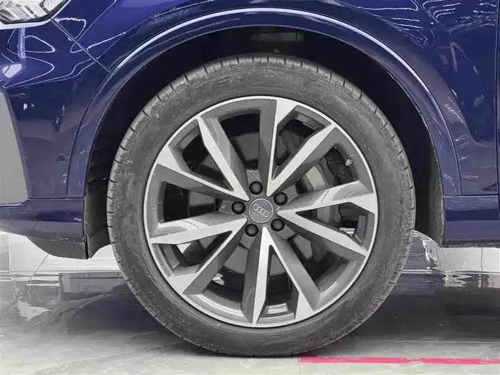 Audi Q7 2021 55 TFSI quattro S line Sport 4