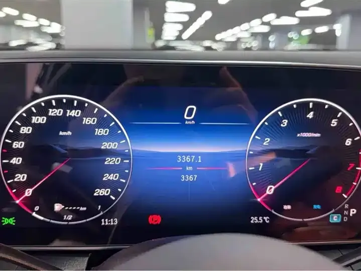 Mercedes Benz GLC 2025 changed to GLC 300 L 4MATIC dynamic 5 seats 7
