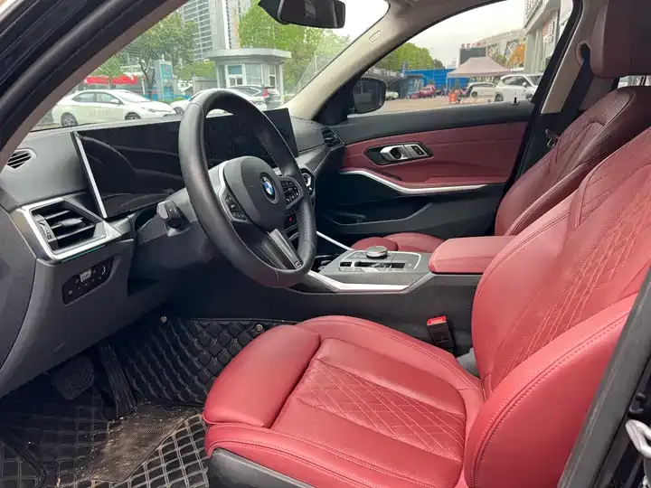 BMW 3 Series 2024 325i M Sports Suit 7