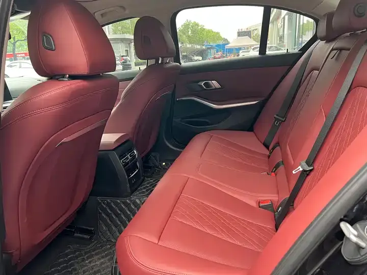 BMW 3 Series 2024 325i M Sports Suit 8