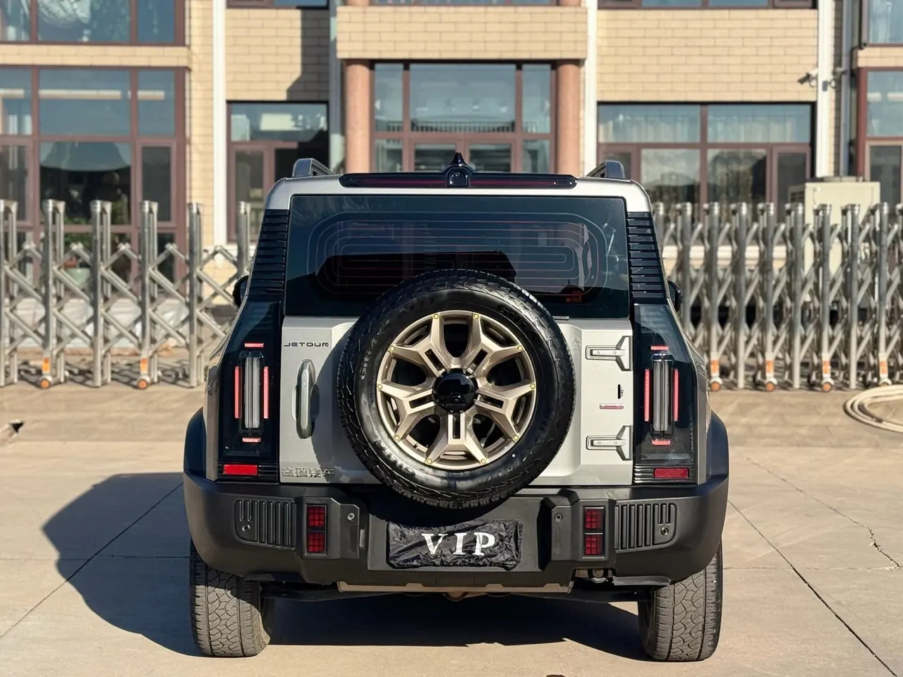 Jetour 2023 Traveler 2.0T Four-wheel Drive Conquers Automatic Gear 5