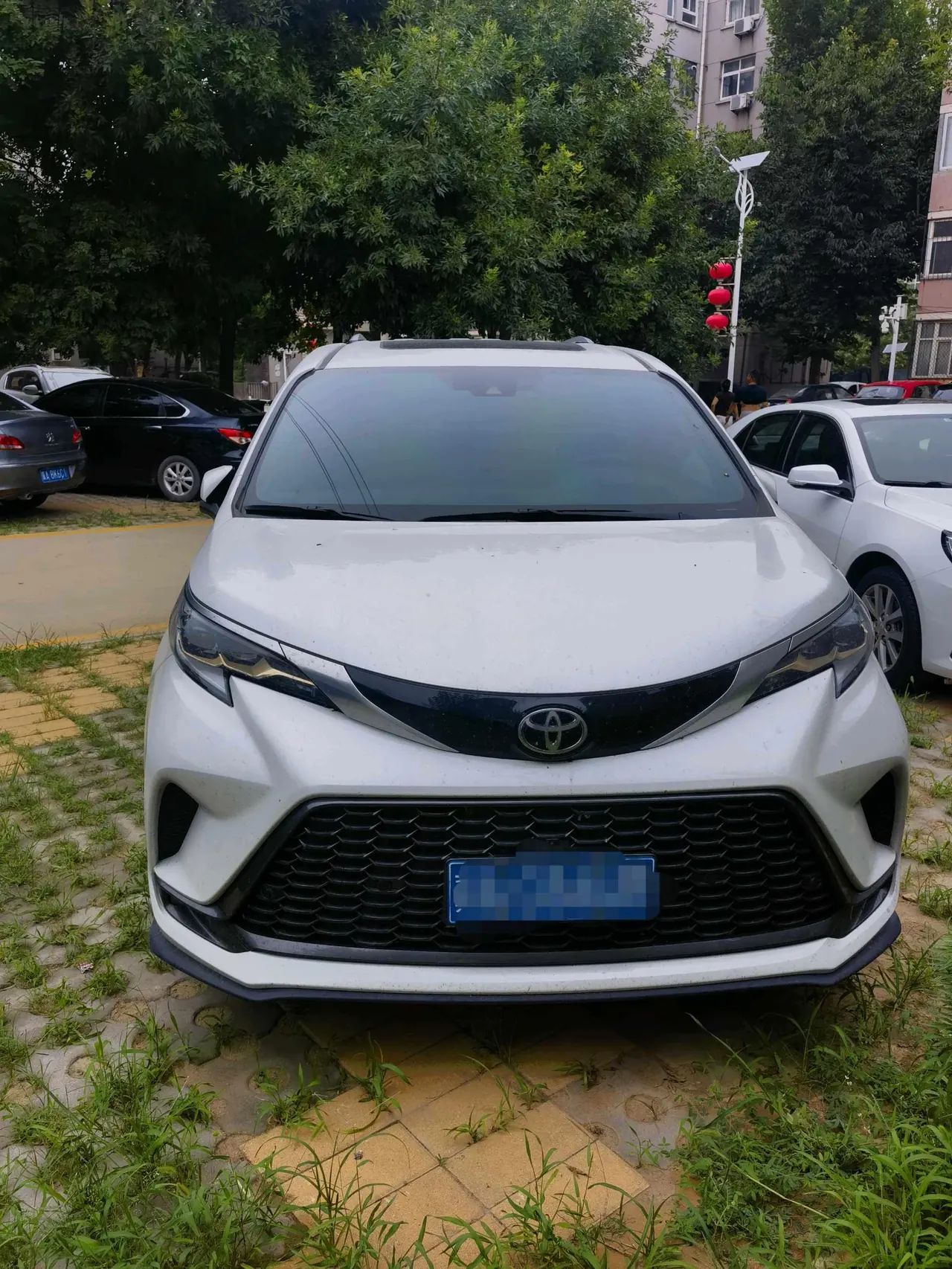 Toyota 2024 Grevia HYBRID 2.5 Stepless Zunjue ULTRA Edition Automatic Gear 2