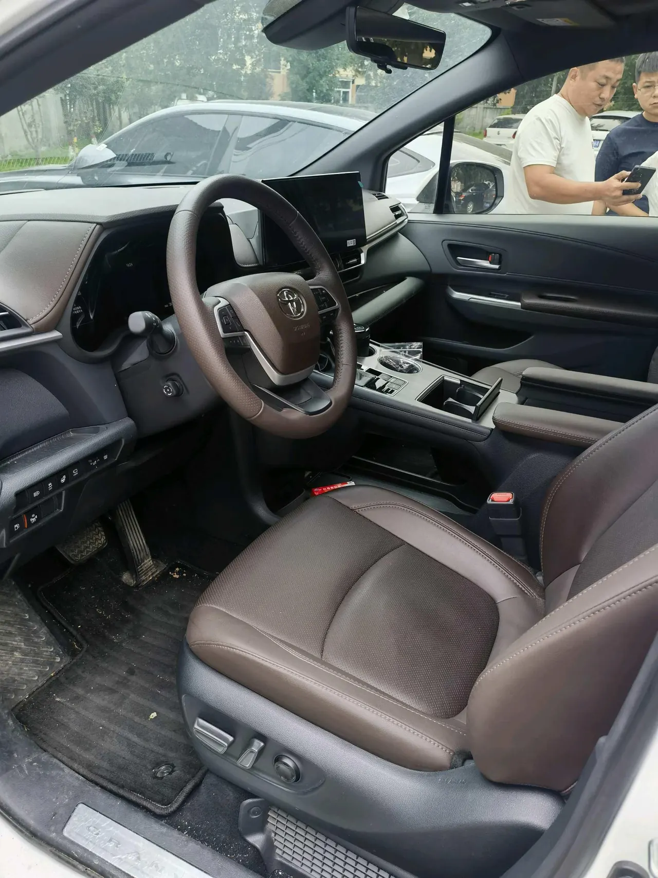 Toyota 2024 Grevia HYBRID 2.5 Stepless Zunjue ULTRA Edition Automatic Gear 3
