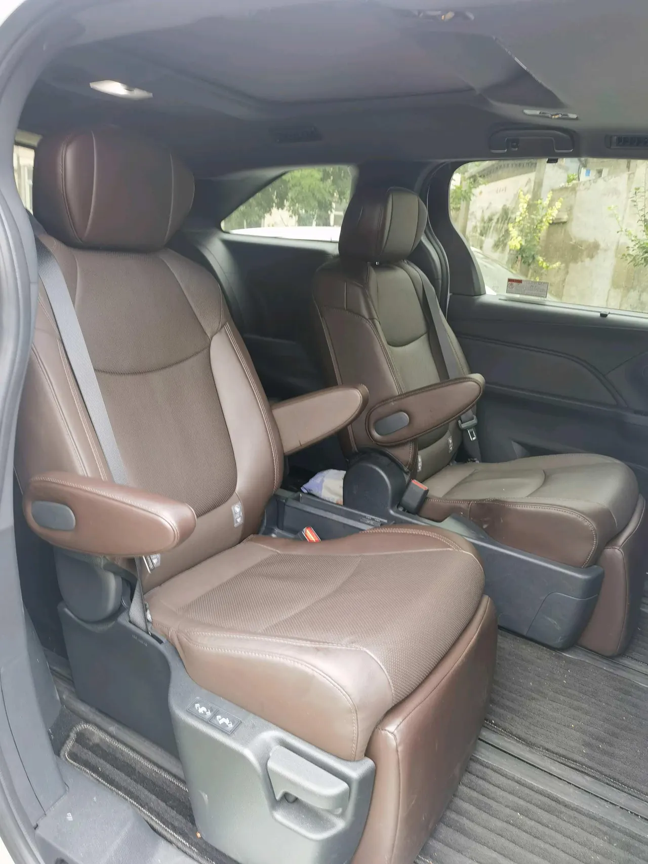 Toyota 2024 Grevia HYBRID 2.5 Stepless Zunjue ULTRA Edition Automatic Gear 4