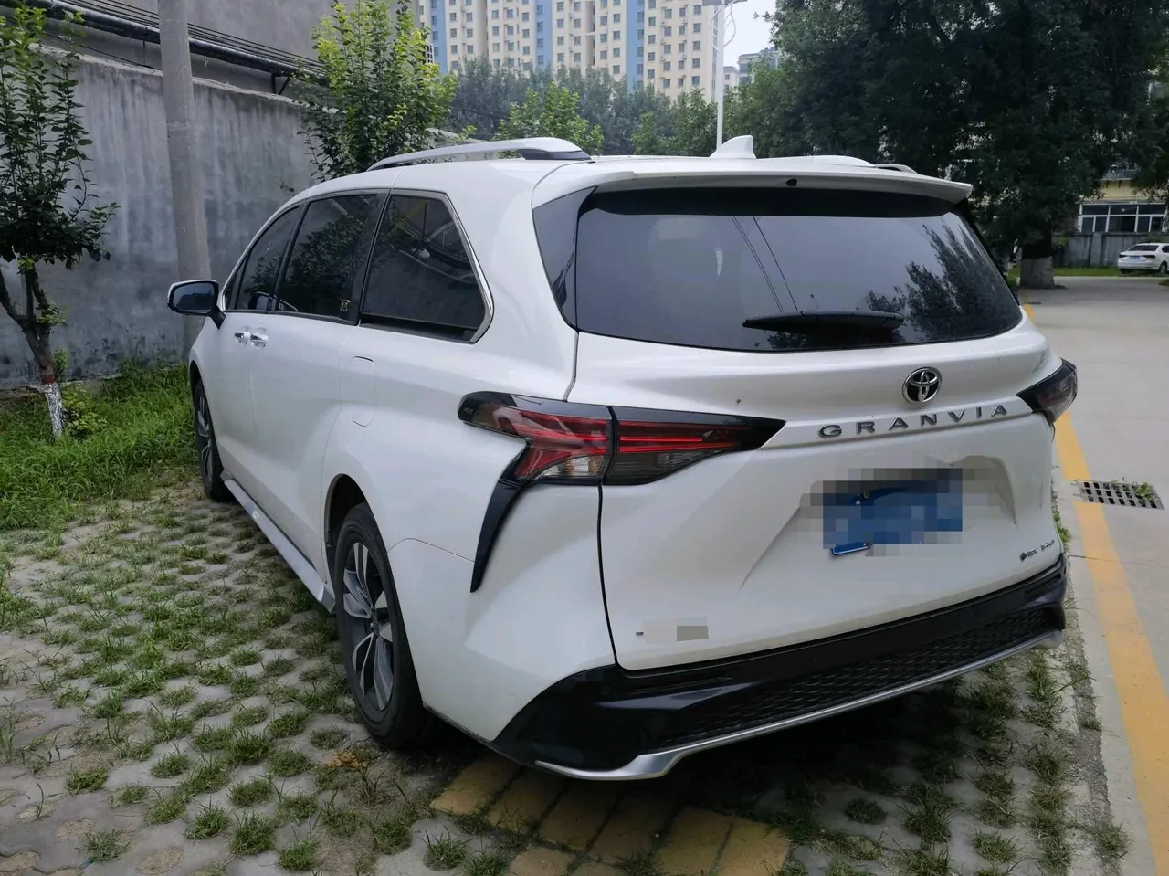 Toyota 2024 Grevia HYBRID 2.5 Stepless Zunjue ULTRA Edition Automatic Gear 5