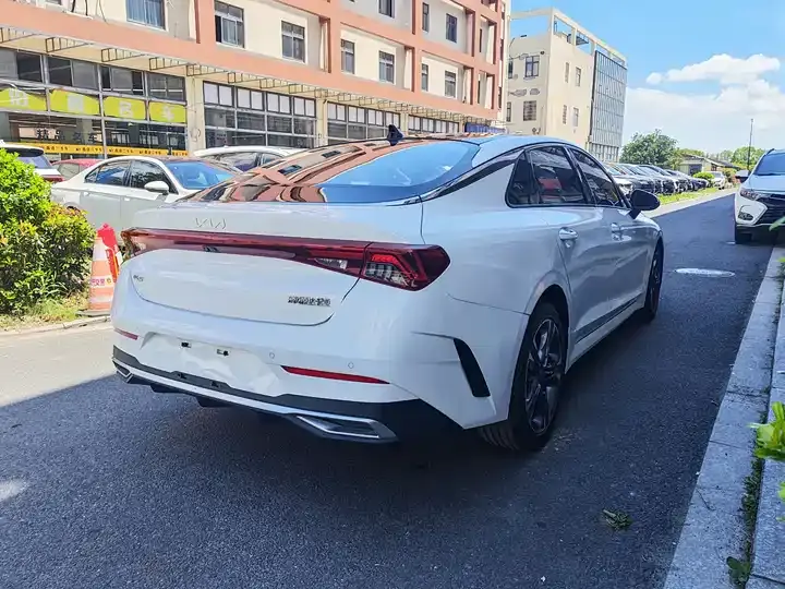 Kia K5 2021 270T CVVD Huanxin Edition 5