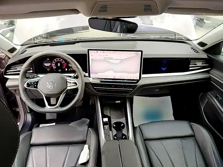 Passat 2025 Pro 380TSI Dragon Edition 10