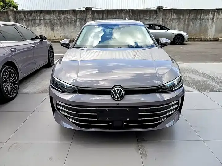 Passat 2025 Pro 380TSI Dragon Edition 3