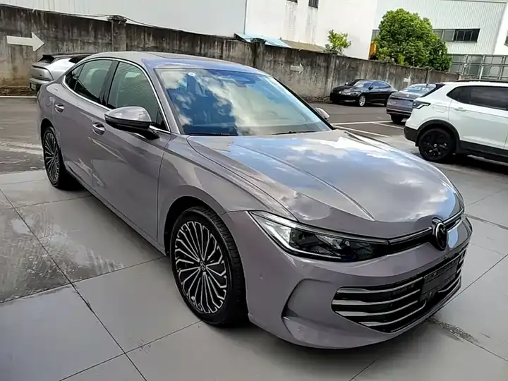 Passat 2025 Pro 380TSI Dragon Edition 4