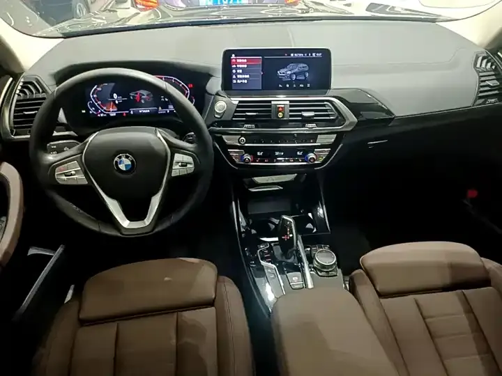 BMW X3 2021 facelift xDrive25i luxury suit 10