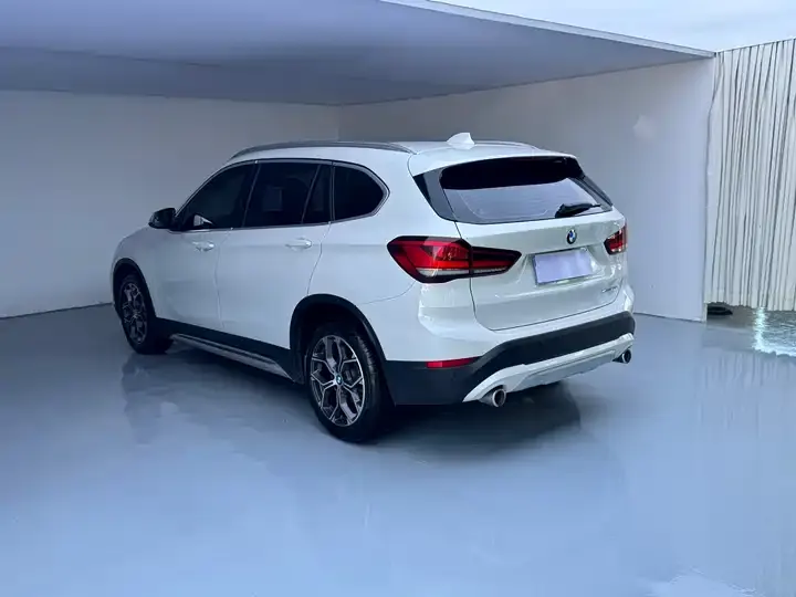 BMW X1 2022 sDrive20Li fashion 4