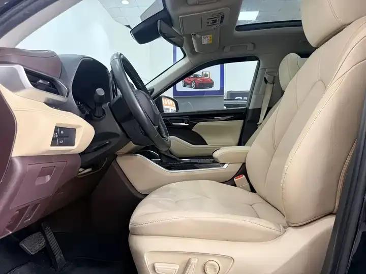 Highlander 2022 Dual Engine 2.5L Two-Drive Premium Edition 7 10
