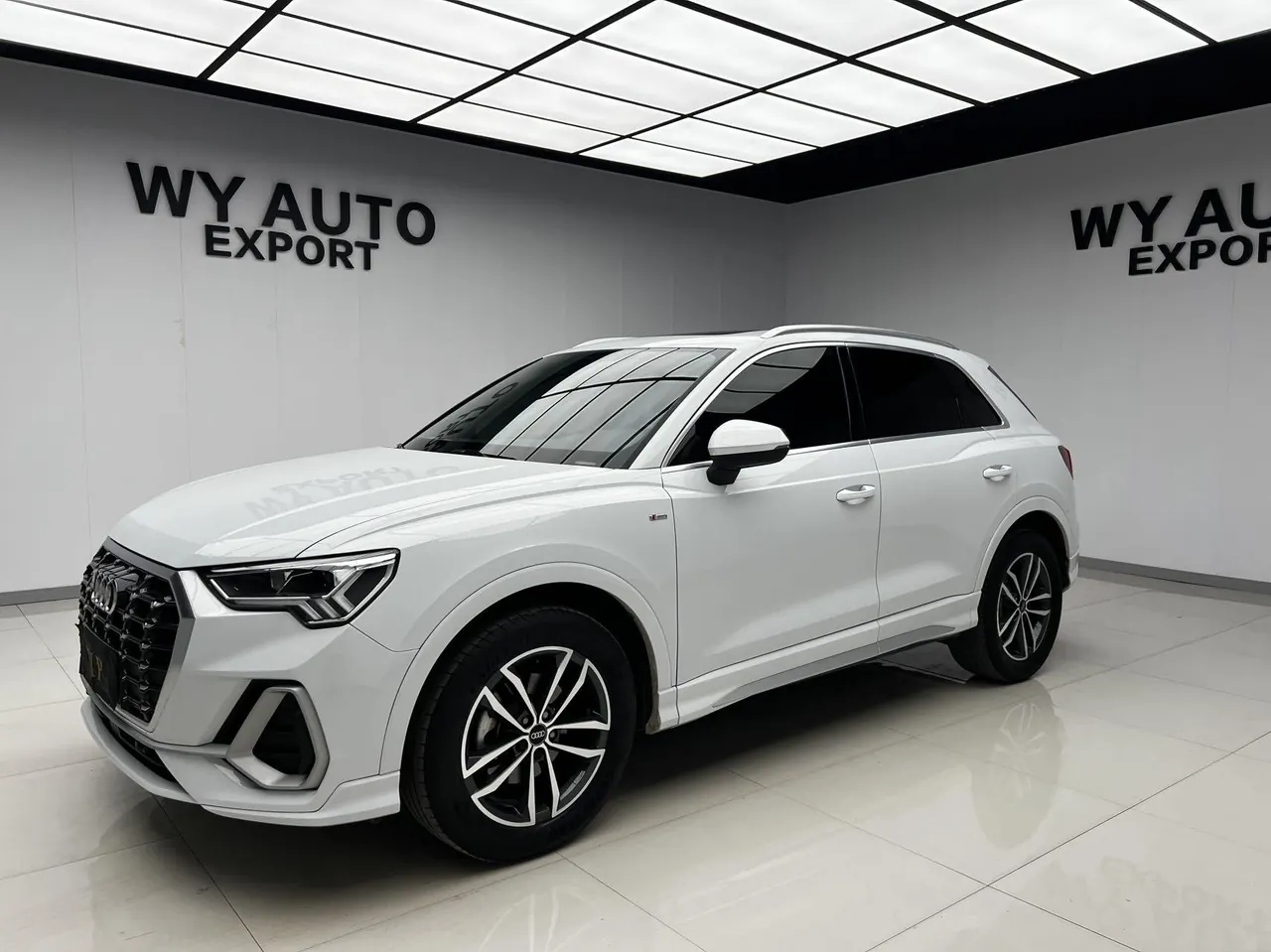 Audi 2020 Q3 Sportback 1.4TFSI 35TFSI aggressive automatic gear - View 1
