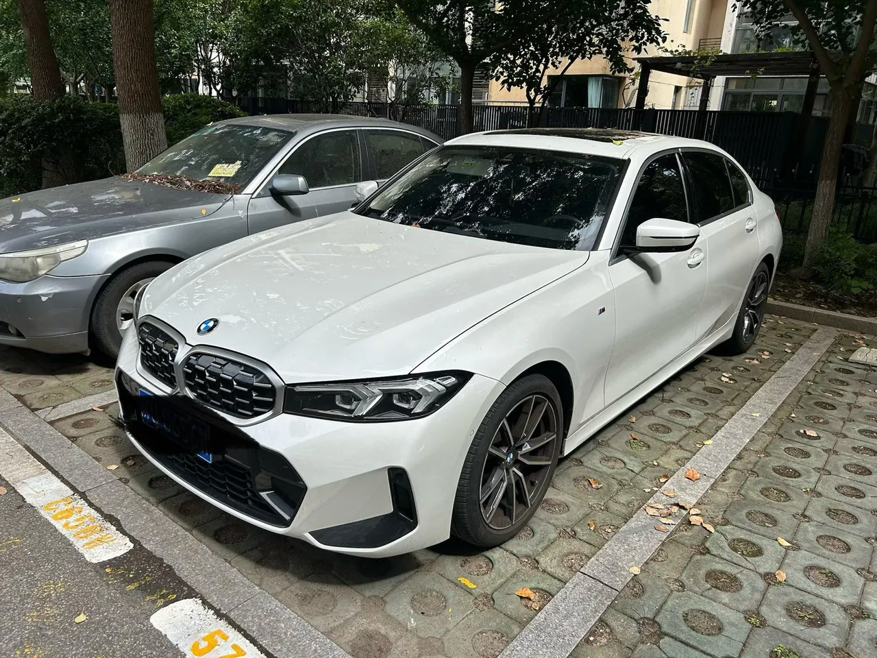 BMW 3 Series 2023 325Li 2.0T M Sports Suit Automatic Gear - View 1