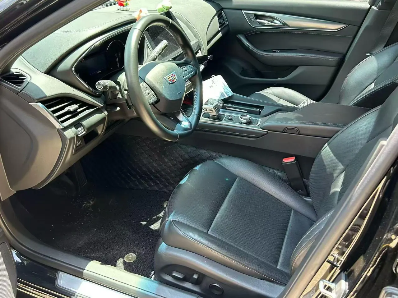 Cadillac 2023 CT5 2.0T 28T Luxury (Standard Edition) Automatic Gear 3