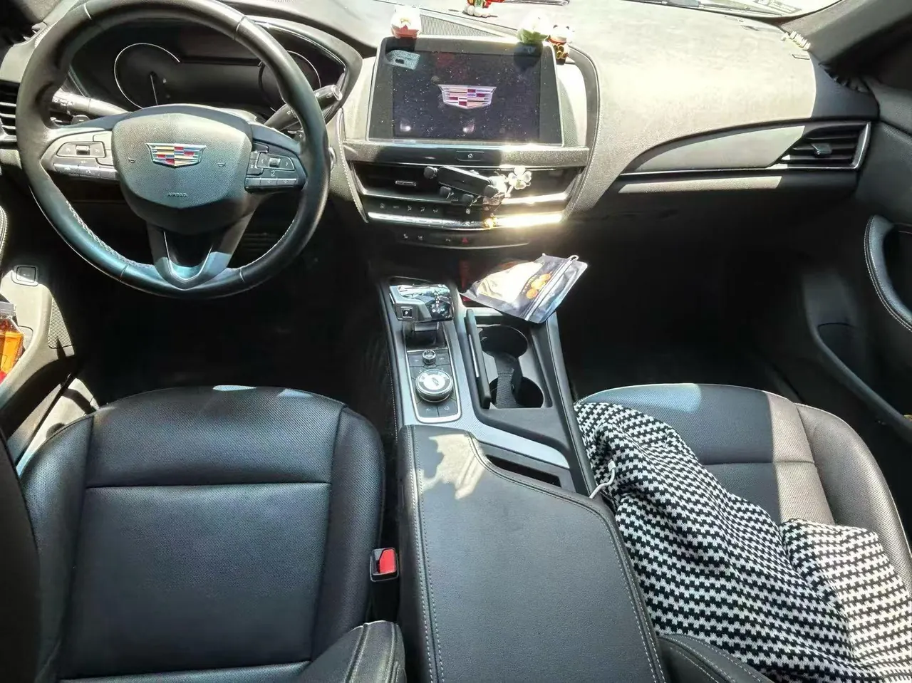 Cadillac 2023 CT5 2.0T 28T Luxury (Standard Edition) Automatic Gear 5