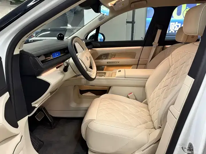 NIO ES8 2026 Six-seat Executive Deluxe Edition 3