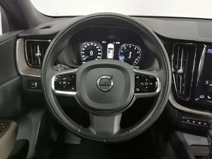Volvo XC60 2021 T5 4WD Zhiyuan Deluxe Edition 11