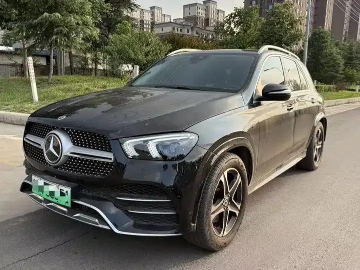 Открыть галерею: Mercedes Benz GLE New Energy 2021 GLE 350 e 4MATIC