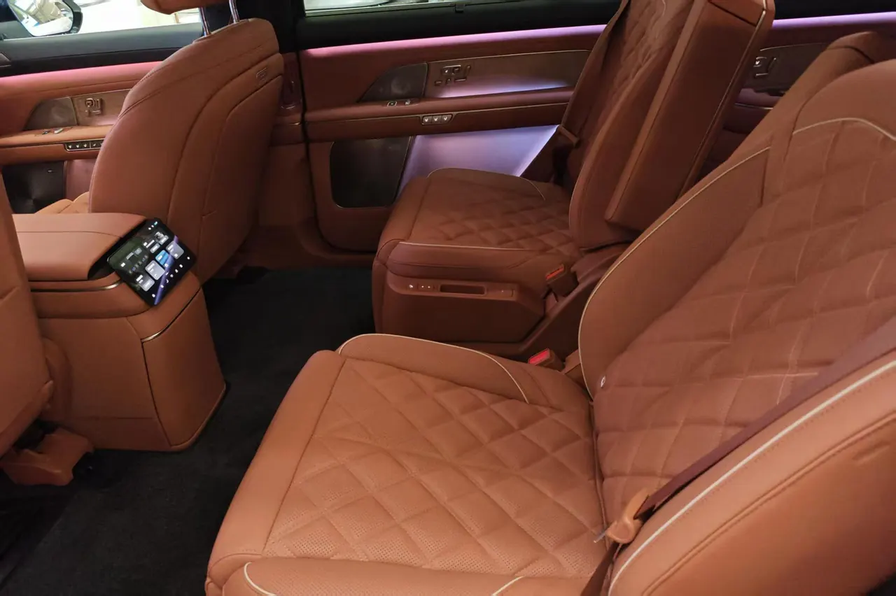 NIO 2026 ES8 6-seat executive deluxe automatic gear 3