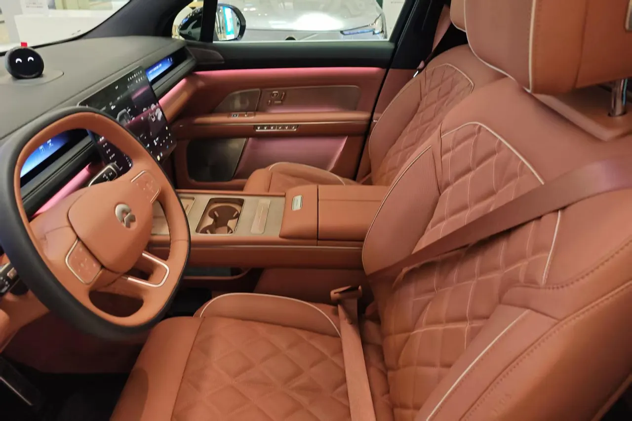 NIO 2026 ES8 6-seat executive deluxe automatic gear 4