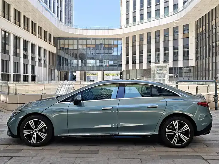 Mercedes Benz EQE 2026 500 4MATIC Pioneer Edition 4
