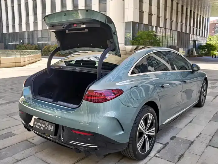 Mercedes Benz EQE 2026 500 4MATIC Pioneer Edition 8