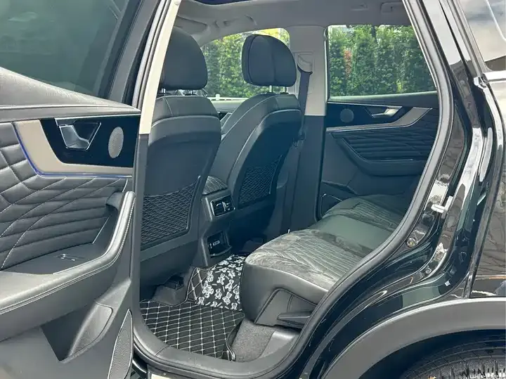 HongQi HS5 2022 2.0T Zhilian Flag Edition 12