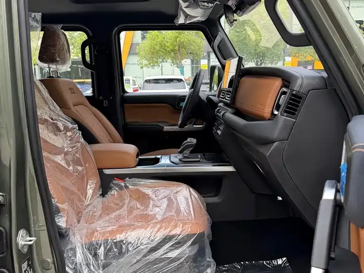 212 T01 2024 Model 2.0T Explorer 11