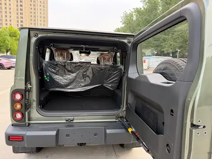 212 T01 2024 Model 2.0T Explorer 9