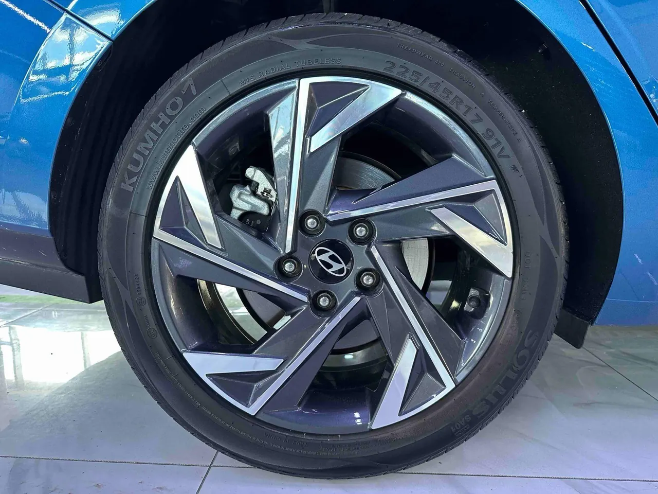 Hyundai 2023 Elantra -3-compartment 1.5 stepless LUX premium automatic gear 14