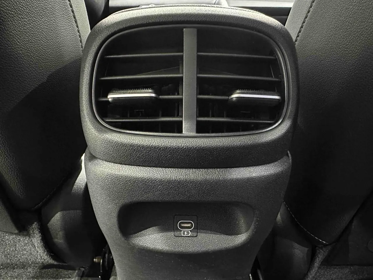 Hyundai 2023 Elantra -3-compartment 1.5 stepless LUX premium automatic gear 8