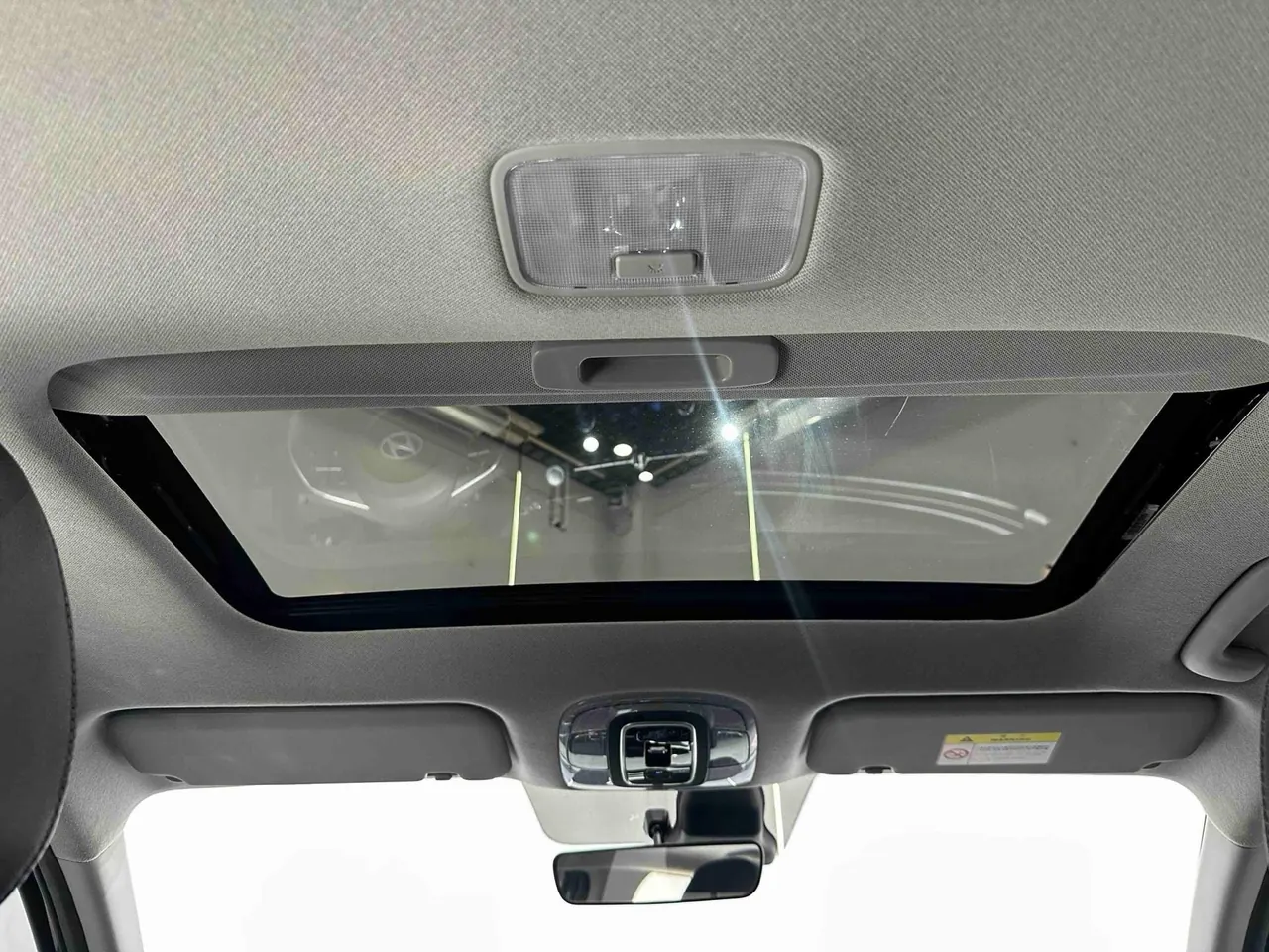 Hyundai 2023 Elantra -3-compartment 1.5 stepless LUX premium automatic gear 9