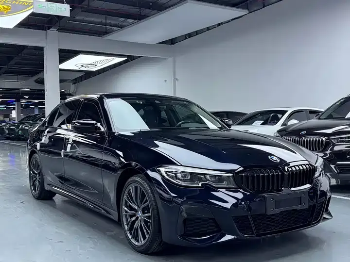 BMW 3 Series 2022 325Li M Sports Night Suit 3