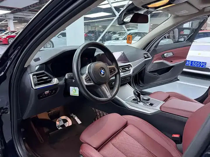 BMW 3 Series 2022 325Li M Sports Night Suit 5