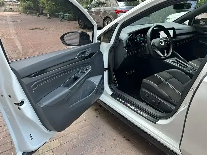 Golf 2023 facelift 280TSI DSG R-Line Lite 11