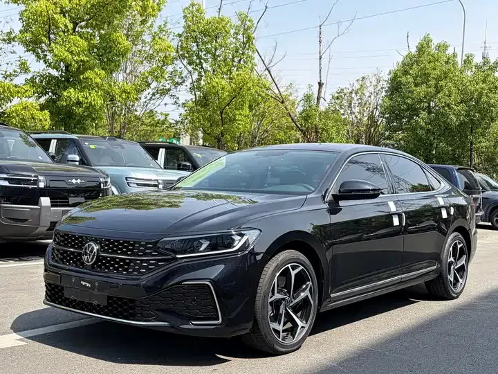 Passat 2024 380TSI Star Dragon Edition - View 1