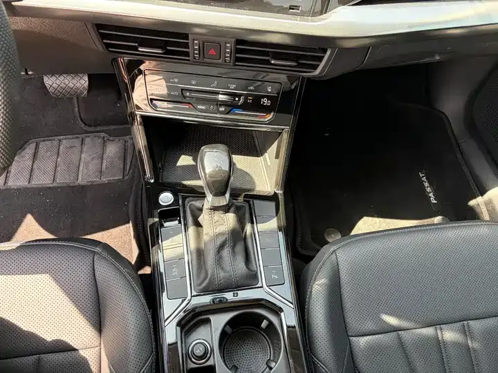 Passat 2024 380TSI Star Dragon Edition 7