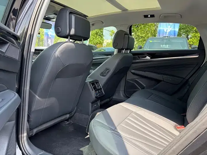 Passat 2024 380TSI Star Dragon Edition 8