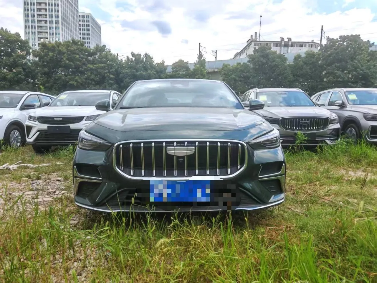 Geely 2026 Emgrand – Sedan 1.5T Flagship Automatic 3