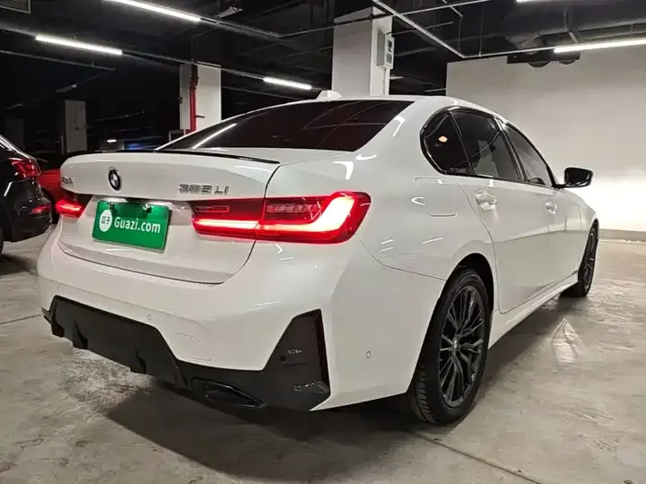 BMW 3 series 2023 325Li M sports obsidian night suit 7