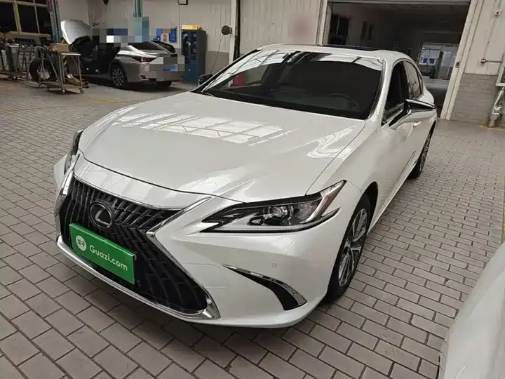 Lexus ES 2023 200 Excellence Edition - View 1
